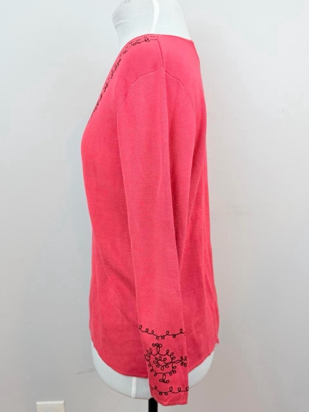 Pink Embroidered V-Neck Sweater Women's Medium 3/4 Sleeve Boho - Picture 3 of 6